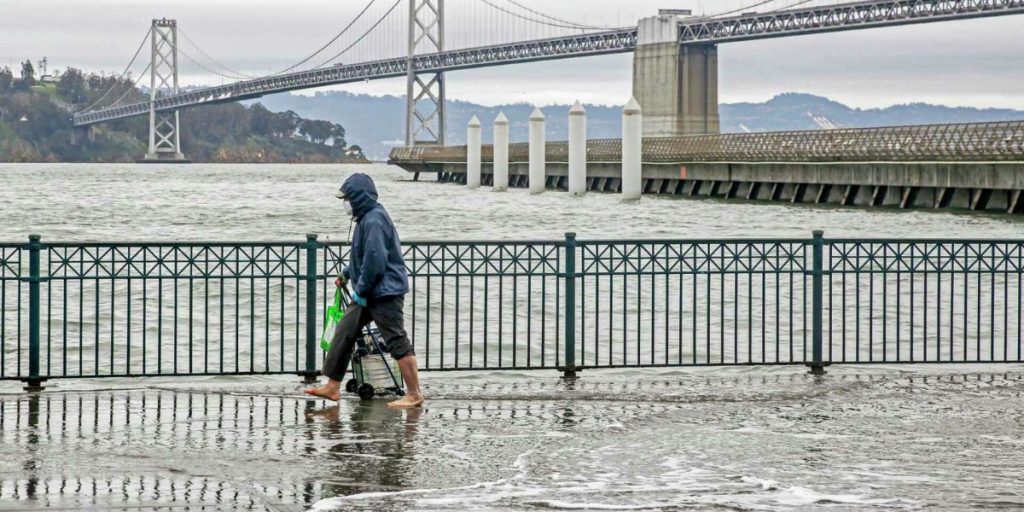 Bay Area Residents Prepare for Freezing Temperatures and King Tides This Weekend (2)