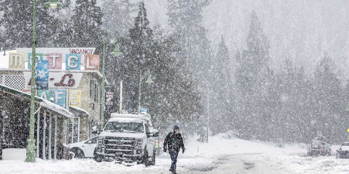 Northern California Atmospheric River Weakens, Light Rain and Snow Persist in Some Areas