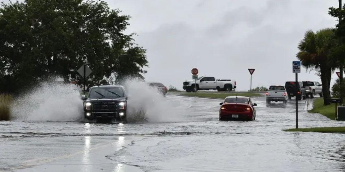 Severe Storms, Heavy Rain, and Tornado Threat Loom Over Texas, Oklahoma, and Kansas (2)