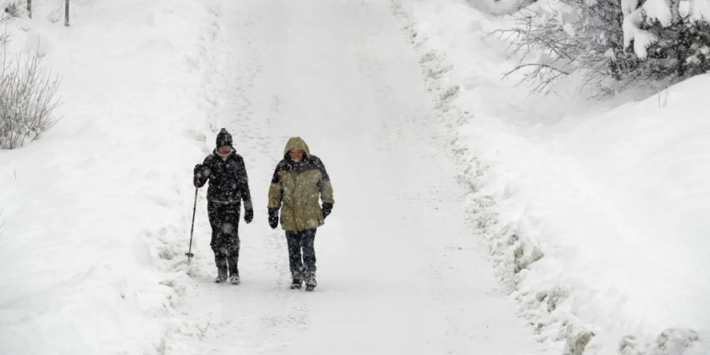 Winter Storm Warnings Issued Up to 20 Inches of Snow Expected in Oregon and Washington