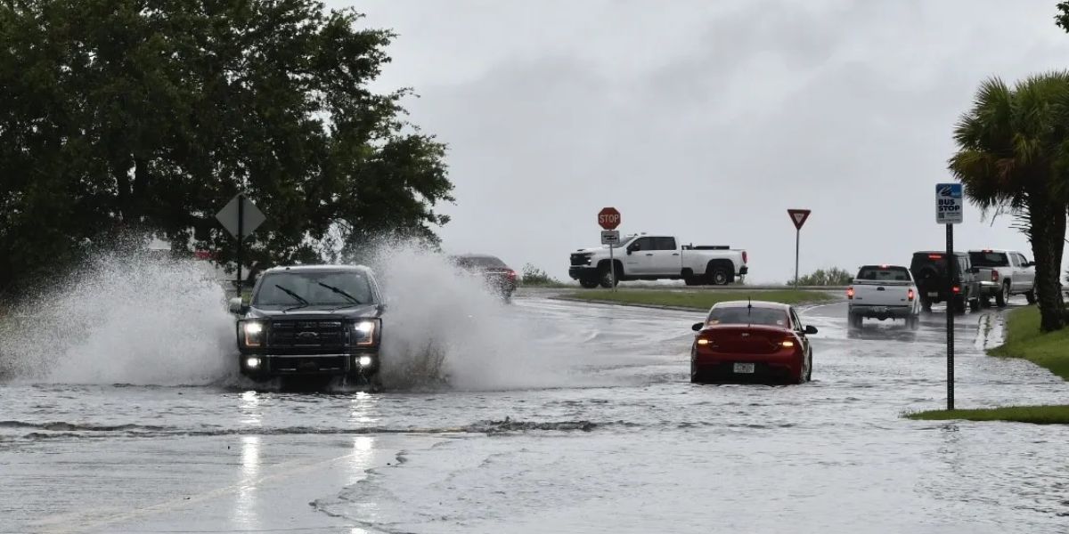 Heavy Rain and Thunderstorms Sweep Through Texas, Moving Toward Gulf Coast States