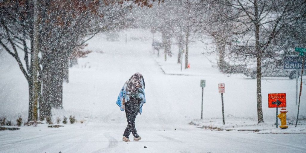 Heavy Snow and High Winds Cause Power Outages in Tolland County, Wind Chills Plummet