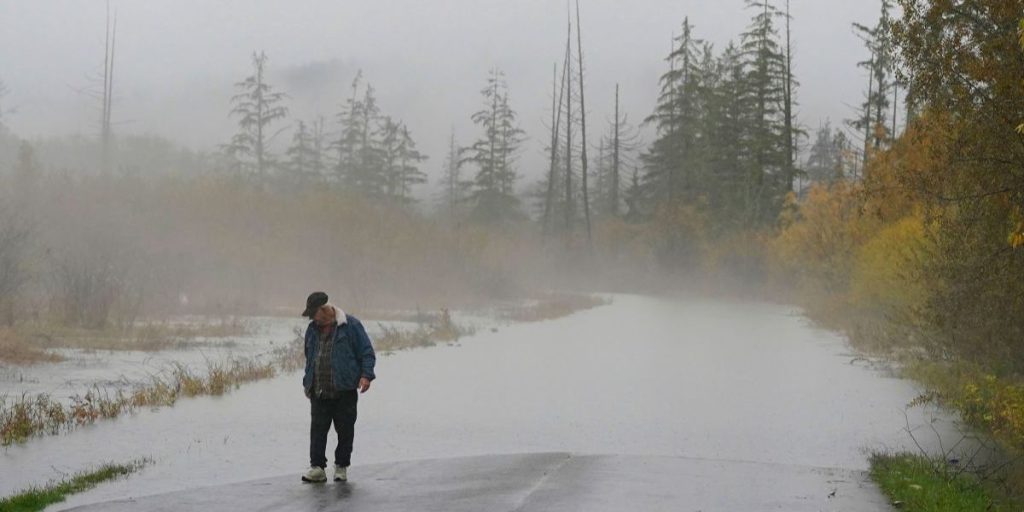 Mild Weather for Pacific Northwest Early in the Week, but Wet Weather Likely by Weekend