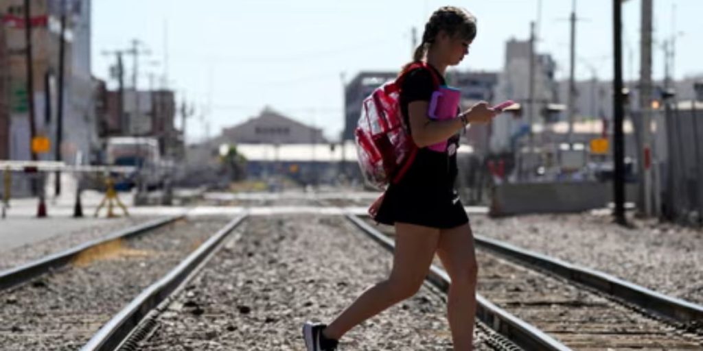 Record-breaking 82°f Heat in Phoenix as Calm, Warm Weather Continues Across the Desert Southwest