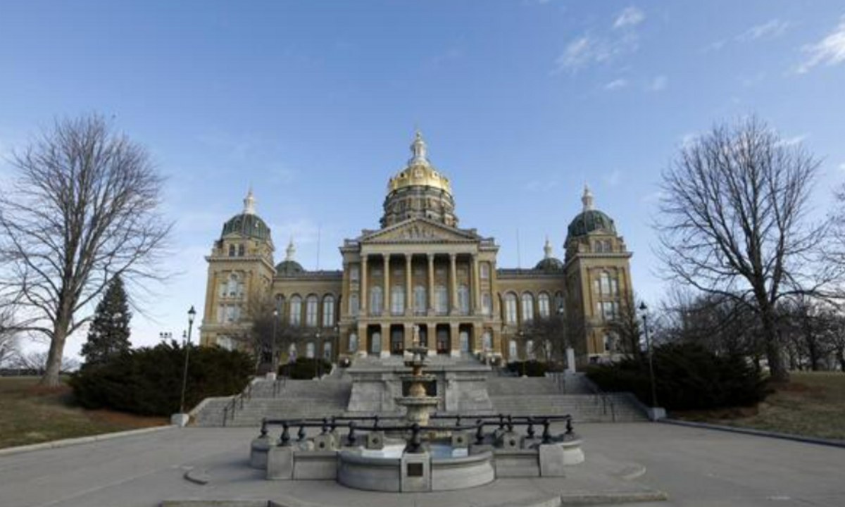 Iowa House Advances Bill to Display Citizenship Status on Driver’s Licenses