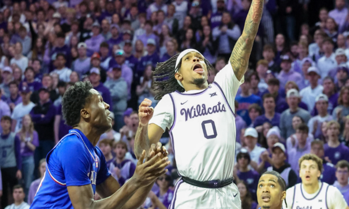 Kansas State Fan’s Hilarious Troll on Kansas Goes Viral Despite Losing Streak!