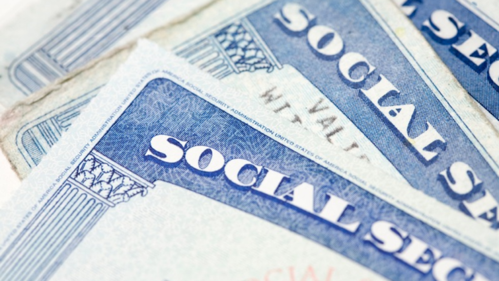 Social Security Sends Out Massive $2,000 Payments: See Who Gets Paid Now!
