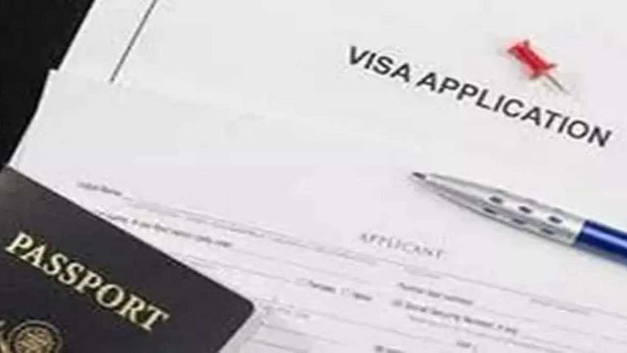 US Suspends Student Visa Interviews Amid Stricter Social Media Screenin