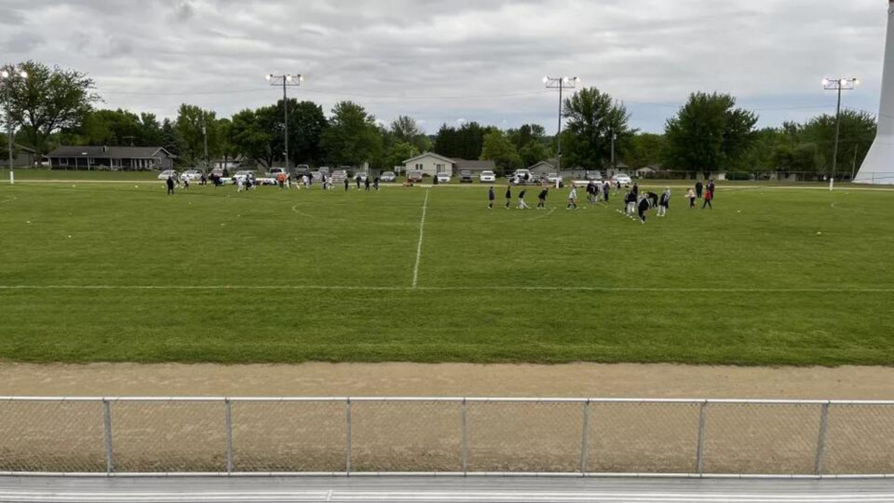 Falcons Secure Dominant Victory Over Clear Lake In Regional Quarterfinal Match