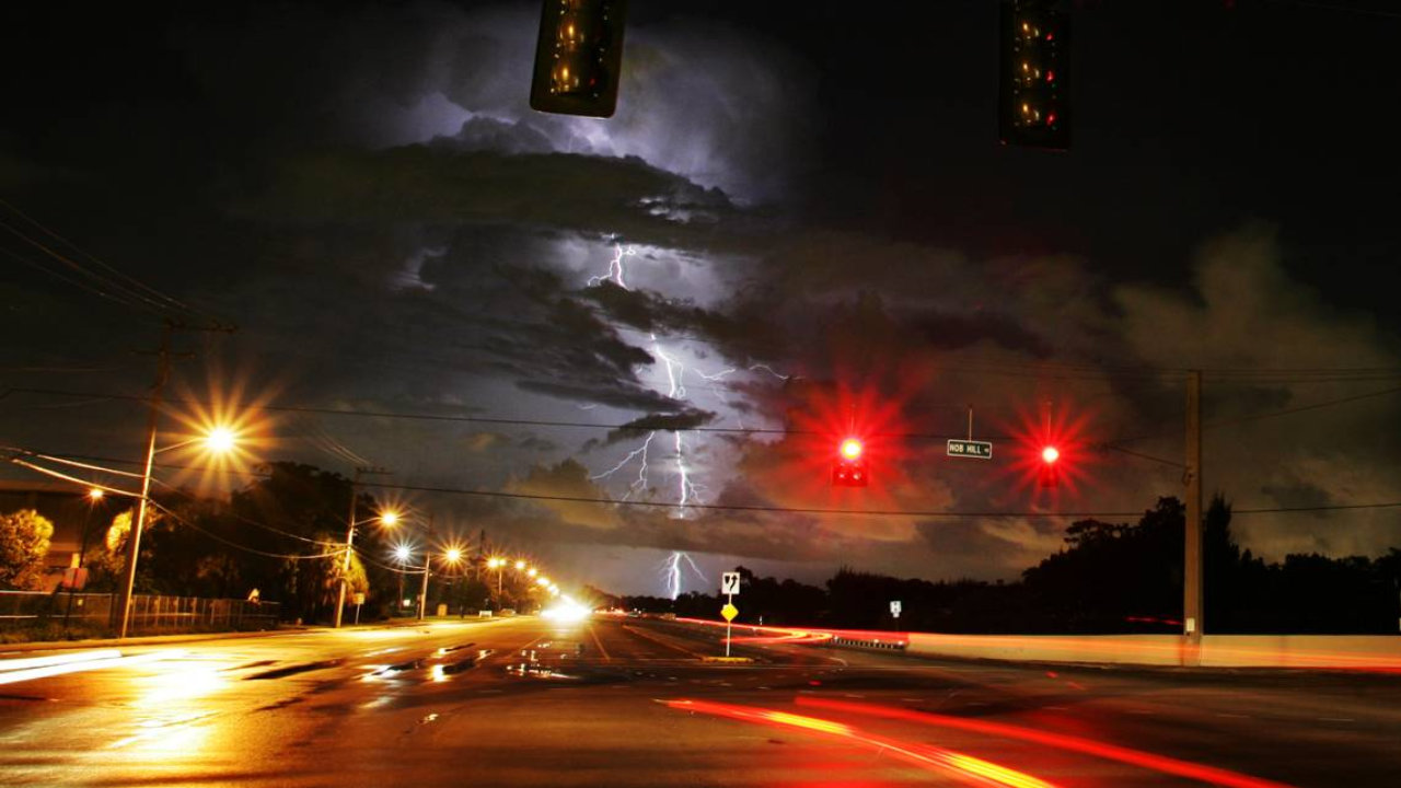 Florida Drivers Alert: What You Must Know About Right Turn on Red Laws in 2025