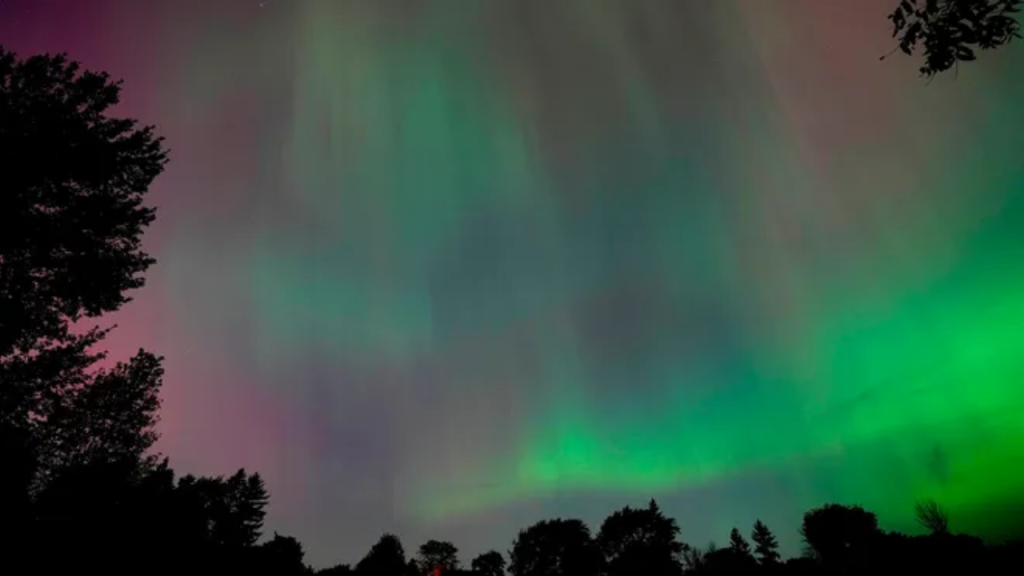 Rare Aurora Borealis Display Expected Over Central And Northern Wisconsin Tonight