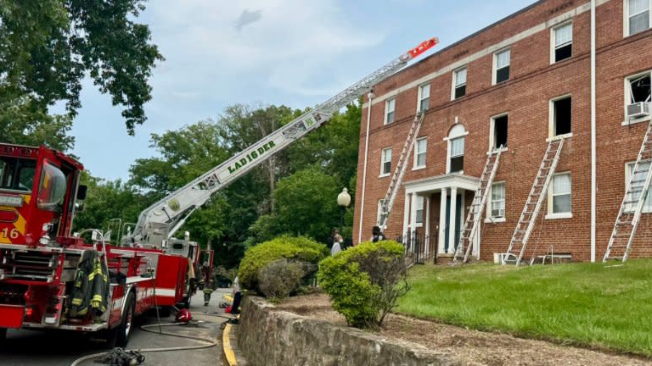 Man left Fighting For life After Southeast DC Apartment Blaze