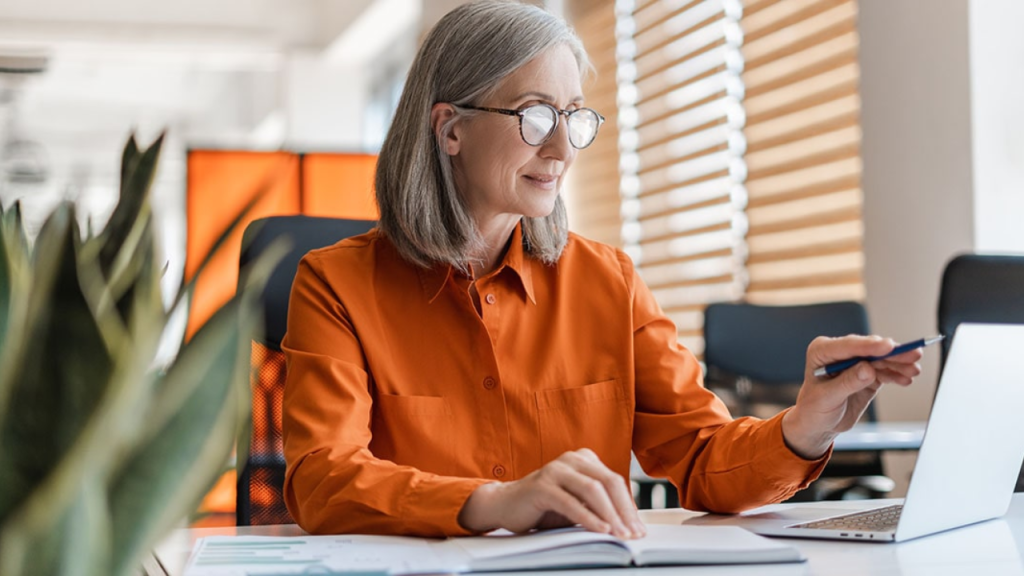Exploring The Benefits And Risks of Working While Collecting Social Security